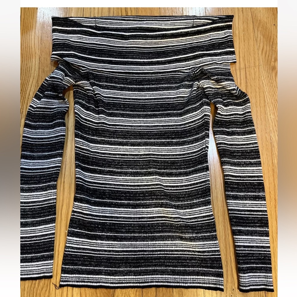 Vintage Candie’s Y2K Black And White Striped Cowl Or Off Shoulder Neck Size L